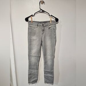 Articles Of Society Chic Women's Soft Stretchy Gray Skinny Jeans With Raw Hem